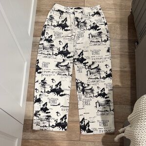 White Fox Women’s  Black & White Graphic Print Pants flying First class